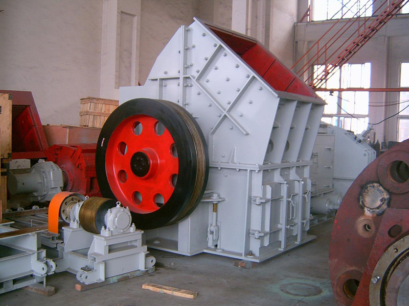 Single stage hammer crusher