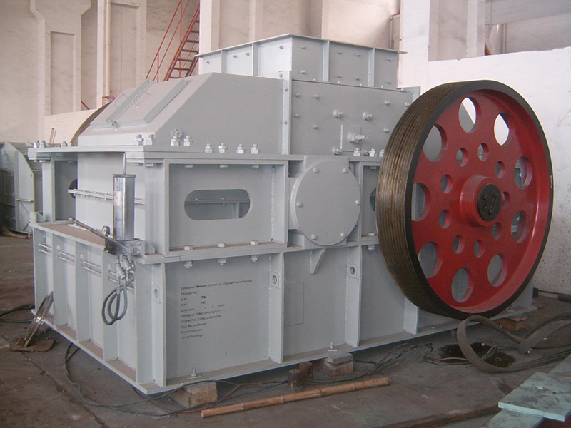 Double-toothed roller crusher